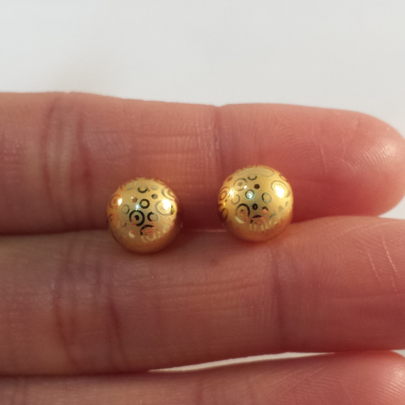18K Yellow Gold Filled Laser Carved Smooth Ball Stud Earrings 8mm Gorgeous Gift - Picture 3 of 3